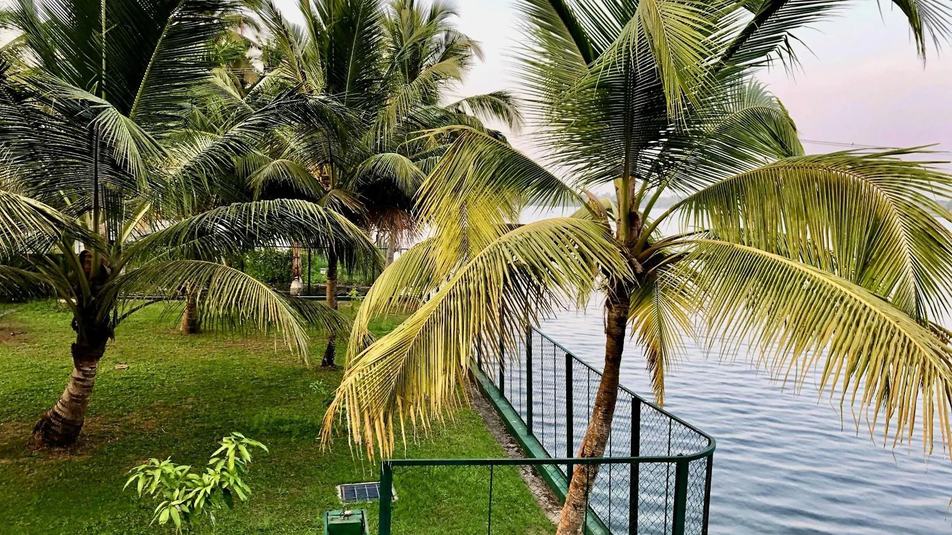 The Mill - Riverside 3Bhk Villa By Halcyon Traveltech Murinjupuzha 0*,